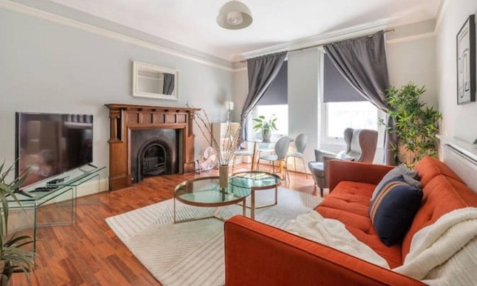 St. Johns Wood Apartment | Beautiful 1 bedroom flat by Marylebone station!