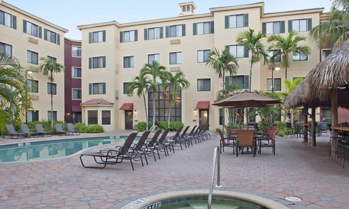 Park Shore Apartment | Beautiful 1 bedroom unit at resort, sleeps 4