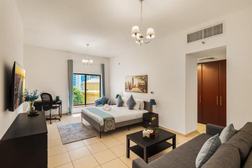 Dubai Marina Apartment | Beautiful 2BR & 4BR Apartments on JBR Beach, Walking Distance to Bluewaters Island - By Sunkissed Holiday Homes