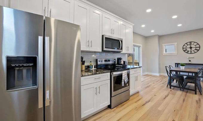 Near East Columbus Apartment | Beautiful and Spacious 3 Bedroom with FREE Parking