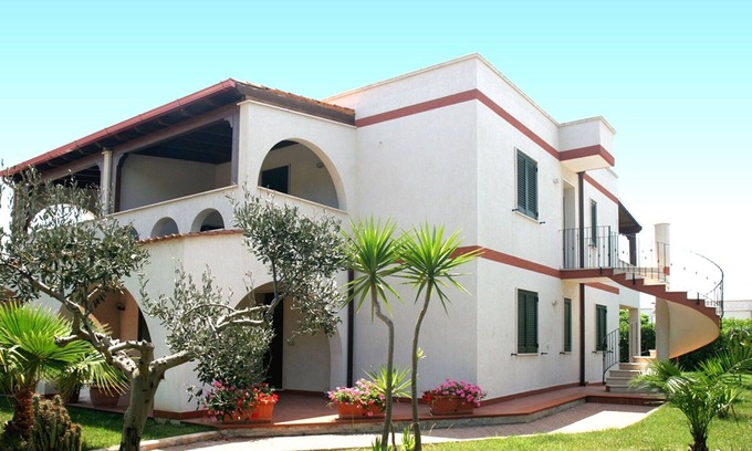 Specchiolla Apartment | Beautiful apartment with WIFI, A/C, TV, patio, pets allowed and panoramic view, close to Ostuni