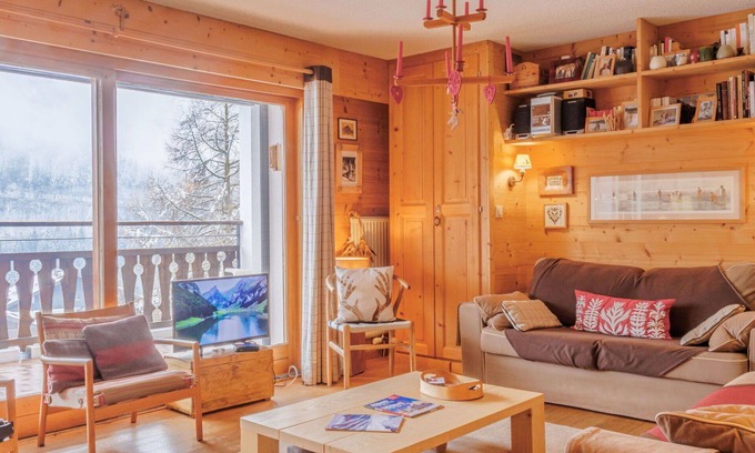 Champery Apartment | Beautiful apartment for 4 people with WIFI, TV, balcony and panoramic view
