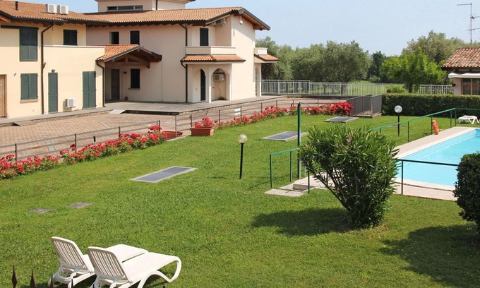 Salo Apartment | Beautiful apartment for 6 people with A/C, pool, WIFI, TV, patio, pets allowed and parking