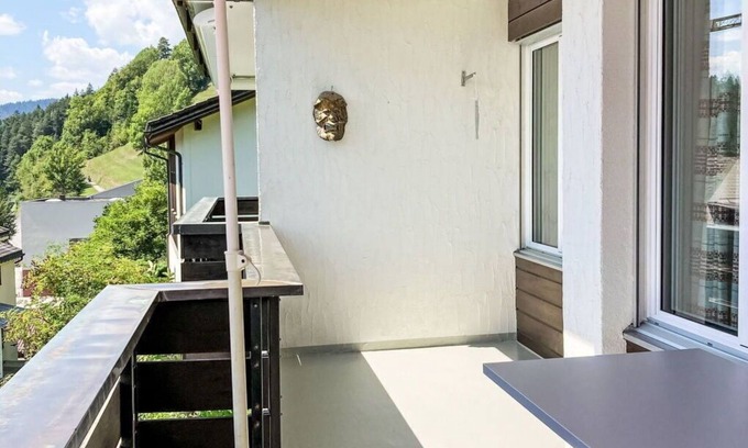 Trin Apartment | Beautiful apartment for 2 guests with WIFI, TV, balcony, pets allowed and panoramic view