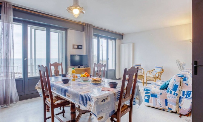 Morbihan Apartment | Beautiful apartment for 4 guests with WIFI, TV, balcony and pets allowed