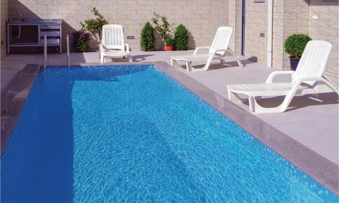 Rozino Apartment | Beautiful apartment in Budva with 2 Bedrooms, WiFi and Outdoor swimming pool