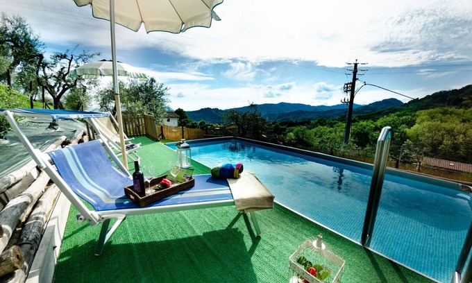 Nozanno Villa | Beautiful apartment in villa with pool, internet, A/C, TV, terrace, panoramic view, close to Lucca