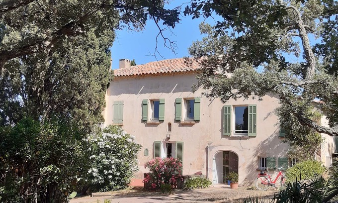 Saint-Tropez Villa | Beautiful bastide with sea view and large garden