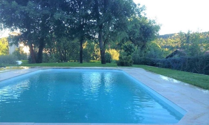 La Bouilladisse Apartment | Beautiful Bouilladisse house with large garden and swimming pool