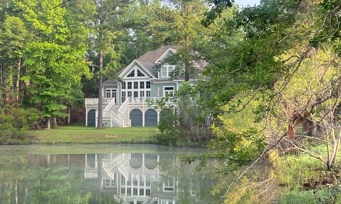 Georgetown House | Beautiful Custom Home Overlooking Pond