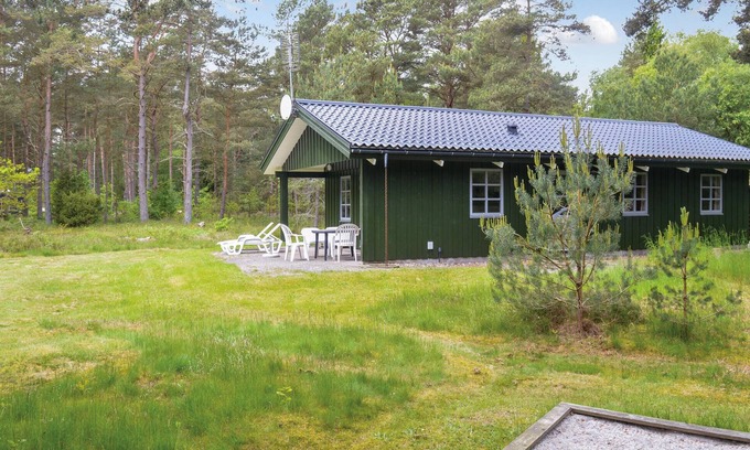 Helberskov Strand House | Beautiful home in Hadsund with WiFi