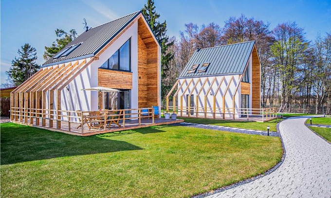 Nowecin House | Beautiful Home In Nowecin With Kitchen