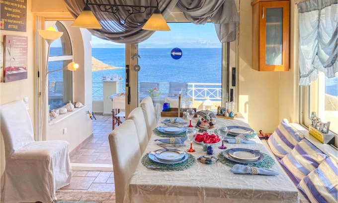 Lavreotiki House | Beautiful home in Vrompousi Keratea w/ 3 Bedrooms