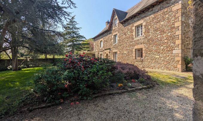 Pleudihen-sur-Rance House | Beautiful manor house close to beaches and tourist towns