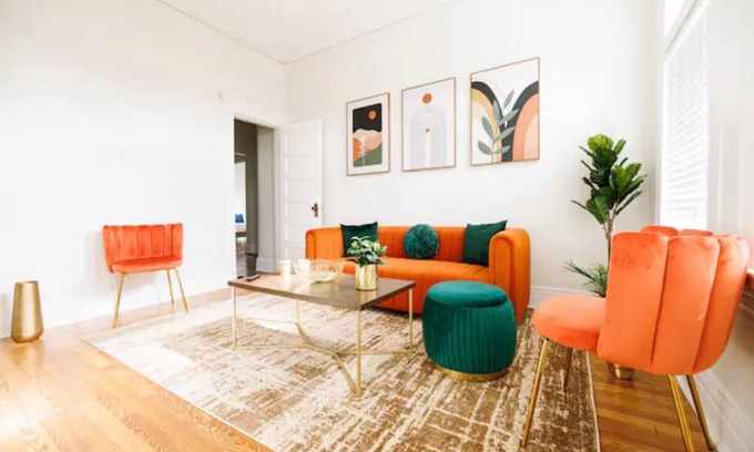 New Pathways Apartment | Beautiful Modern Downtown Apartment