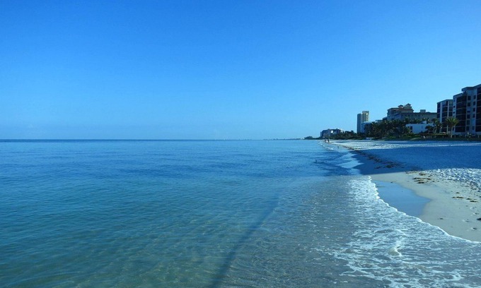 North Naples Apartment | Beautiful New Apt only 10 minutes to the Beach!