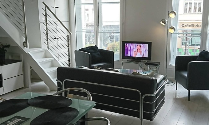 Arsenal Apartment | Beautiful parisian loft in Paris le Marais near Place des Vosges