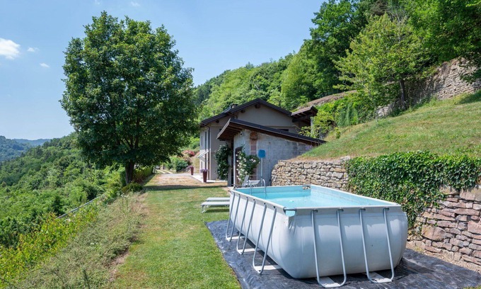 Bossolasco House | Beautiful private villa for 6 people with private pool, WIFI, TV, patio and pets allowed