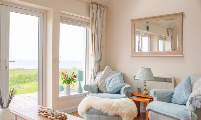 Bornesketaig House | Beautiful private villa for 6 people with WIFI, TV and terrace