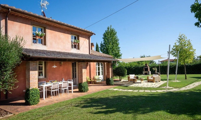 Castelvecchio Villa | Beautiful private villa for 6 guests with A/C, private pool, WIFI, TV and veranda, close to Lucca