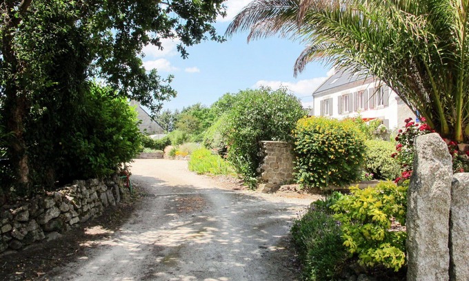 Tregunc Villa | Beautiful private villa for 6 guests with WIFI, TV and terrace