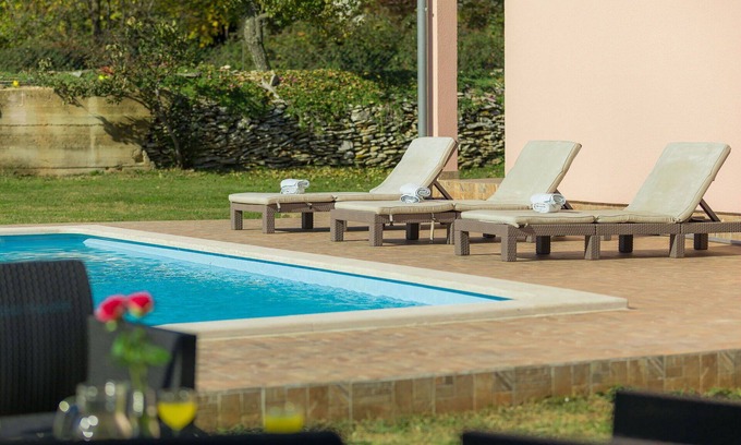 Filipana House | Beautiful private villa for 6 people with WIFI, private pool, A/C, TV and terrace