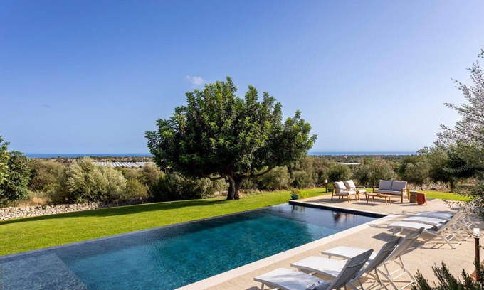 Modica Villa | Beautiful private villa for 8 people with WIFI, A/C, private pool, TV, terrace and pets allowed