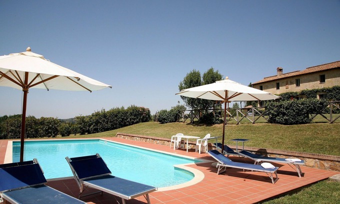 Montoro Villa | Beautiful private villa with WIFI, private pool, TV, patio, pets allowed and panoramic view