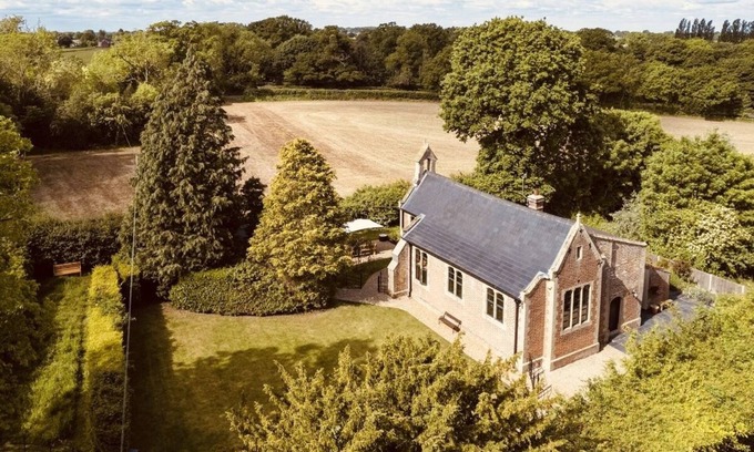 Irstead House | Beautiful School House In Norfolk