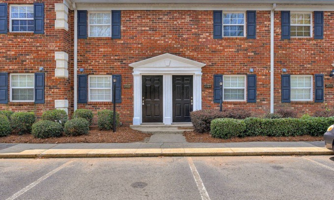Augusta House | Beautiful Townhouse in a Great Augusta Location!