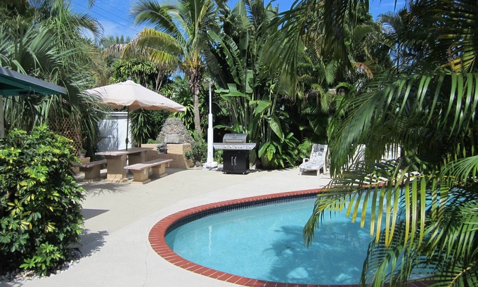 Parker Ridge House | Beautiful Vacation Home 3 BR/2 BA with Private Pool