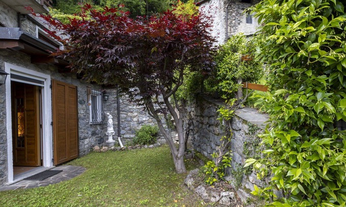 Traona House | Beautiful villa for 6 people with WIFI, TV, patio and pets allowed