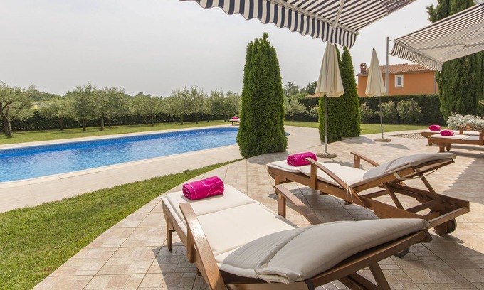 Porec Cabin | Beautiful villa with a large pool and wonderful garden for your dream vacation
