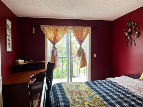 Northwest Calgary House | Beddington masteroom close airport!