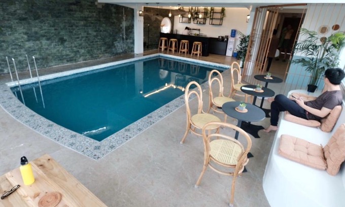 Lapu-Lapu Bed & Breakfast | Beds & Friends Hostel Mactan with Pool and Bar