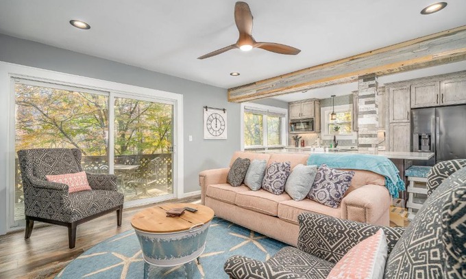 Sugar Mountain Apartment | Bee Branch 05