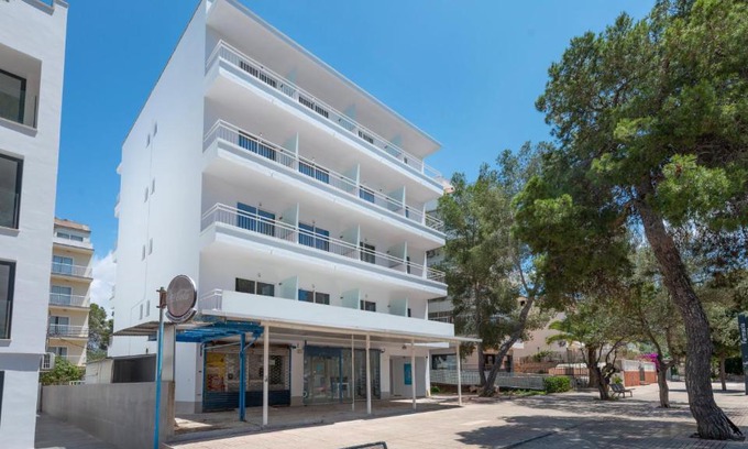 El Arenal Hotel | Beetroot, jedes Zimmer verfügt über Smart TV , eigenes Bad mit Regendusche und Balkon