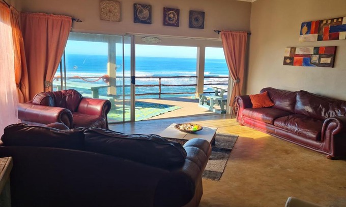 Xai-Xai House | Bela Vista, Xai-Xai, Mozambique: Breathtaking sea view, a mere 70m from the beach.