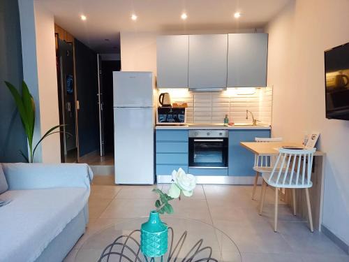 Thessaloniki City Centre Apartment | Bella Suite city Center, Parking