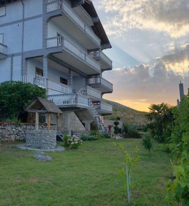 Shkoder Bed & Breakfast | Bella Vista