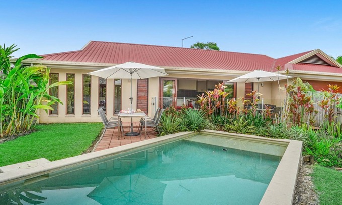 Palm Cove House | Belle Escapes Villa Latania Palm Cove