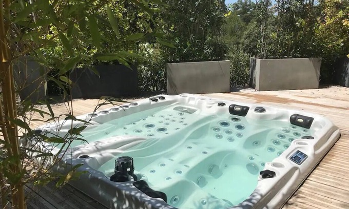 Montferrier-sur-Lez Villa | Belle Villa Spacieuse Avec Piscine et spa