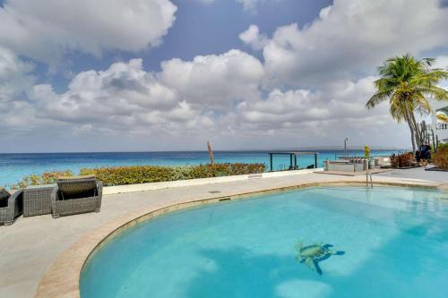 Belnem Apartment | Belmar Oceanfront Apartment 14 Divers Paradise