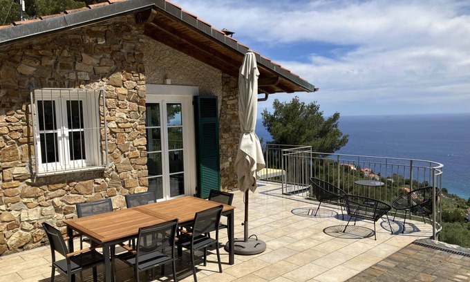 Cipressa Cabin | BELVEDERE, detached house with view-Apartment + dependance (CITRA 008021-LT-0024e25)