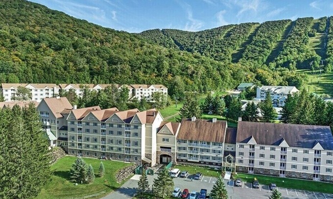 Hancock Resort | Bentley Brook at Jiminy Peak - 2 Bedroom - ski in/out