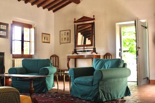 San Casciano in Val di Pesa Apartment | Berentano Apartment with Patio and pool table