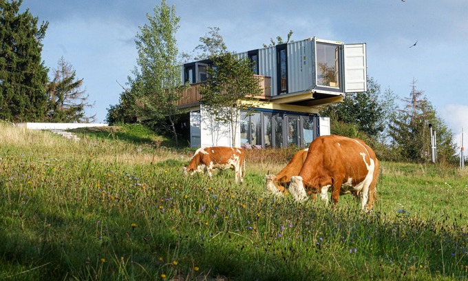 Schoeneck House | BERGHEIM Container Lofts, Holidays directly in the Ski & Bikewelt, Container "Drop"