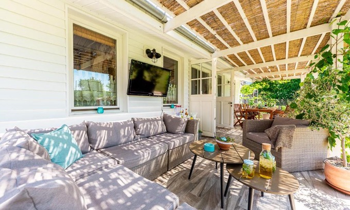 Balatonkeresztur House | Berrybay Holidayhome