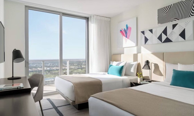 Hollywood South Central Beach Hotel | Best Place to Stay in Florida! 3 Comfortable Units, Kitchen, Pool