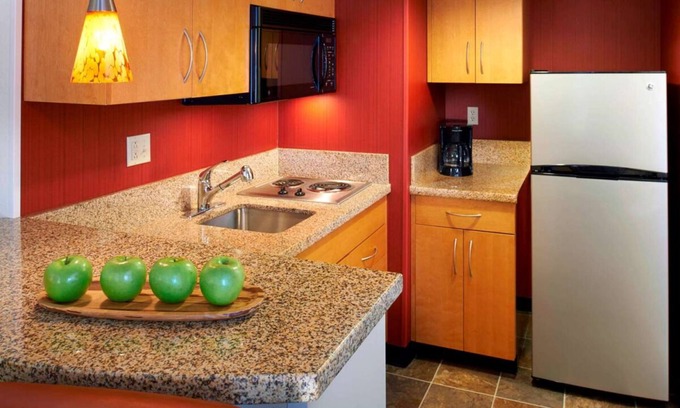 Warren Hotel | Best Value, Quality Stay! Short Drive to Red Oaks Waterpark, w/Free Breakfast!